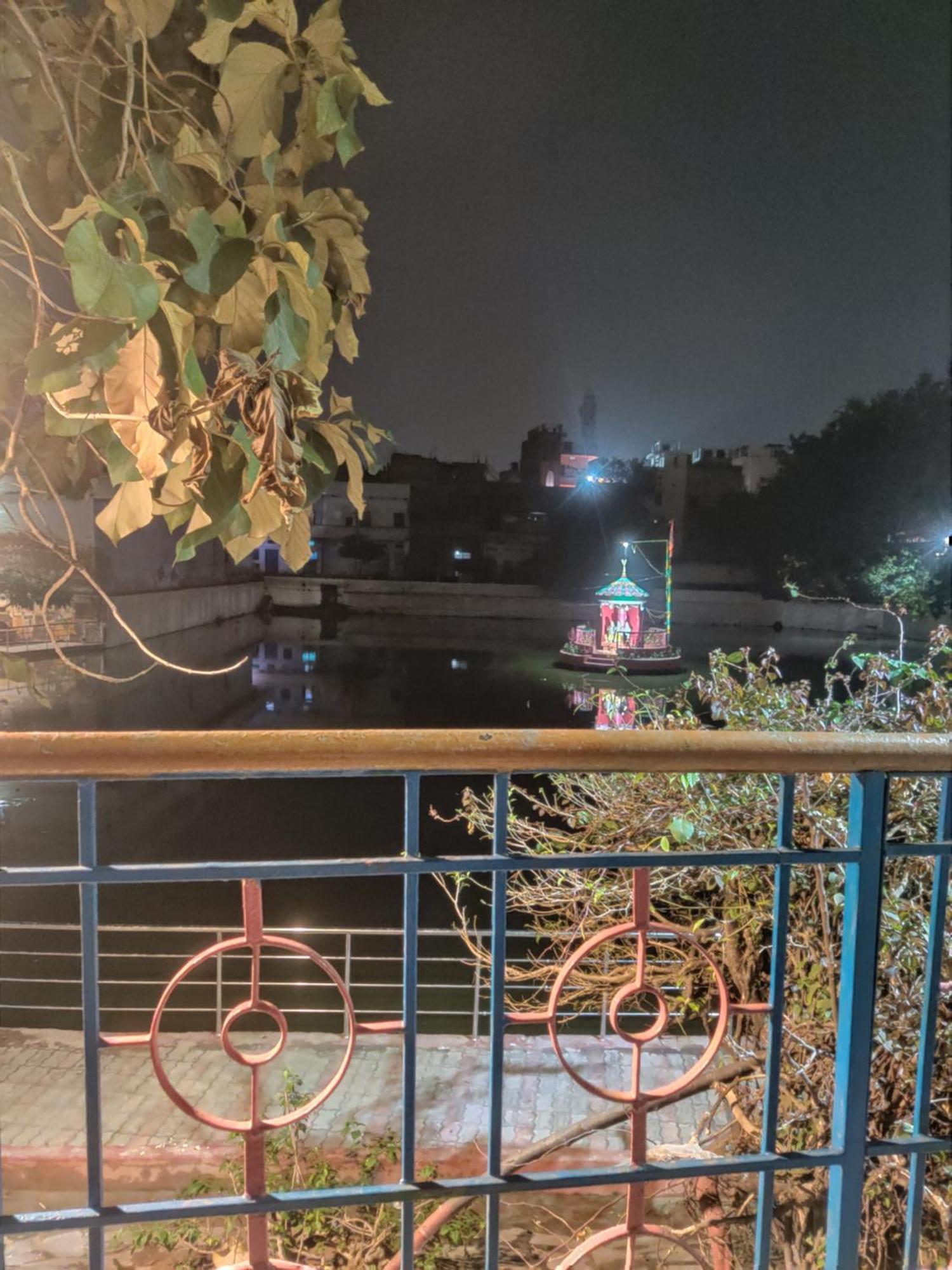 Madhuri Guest House Varanasi Exterior foto
