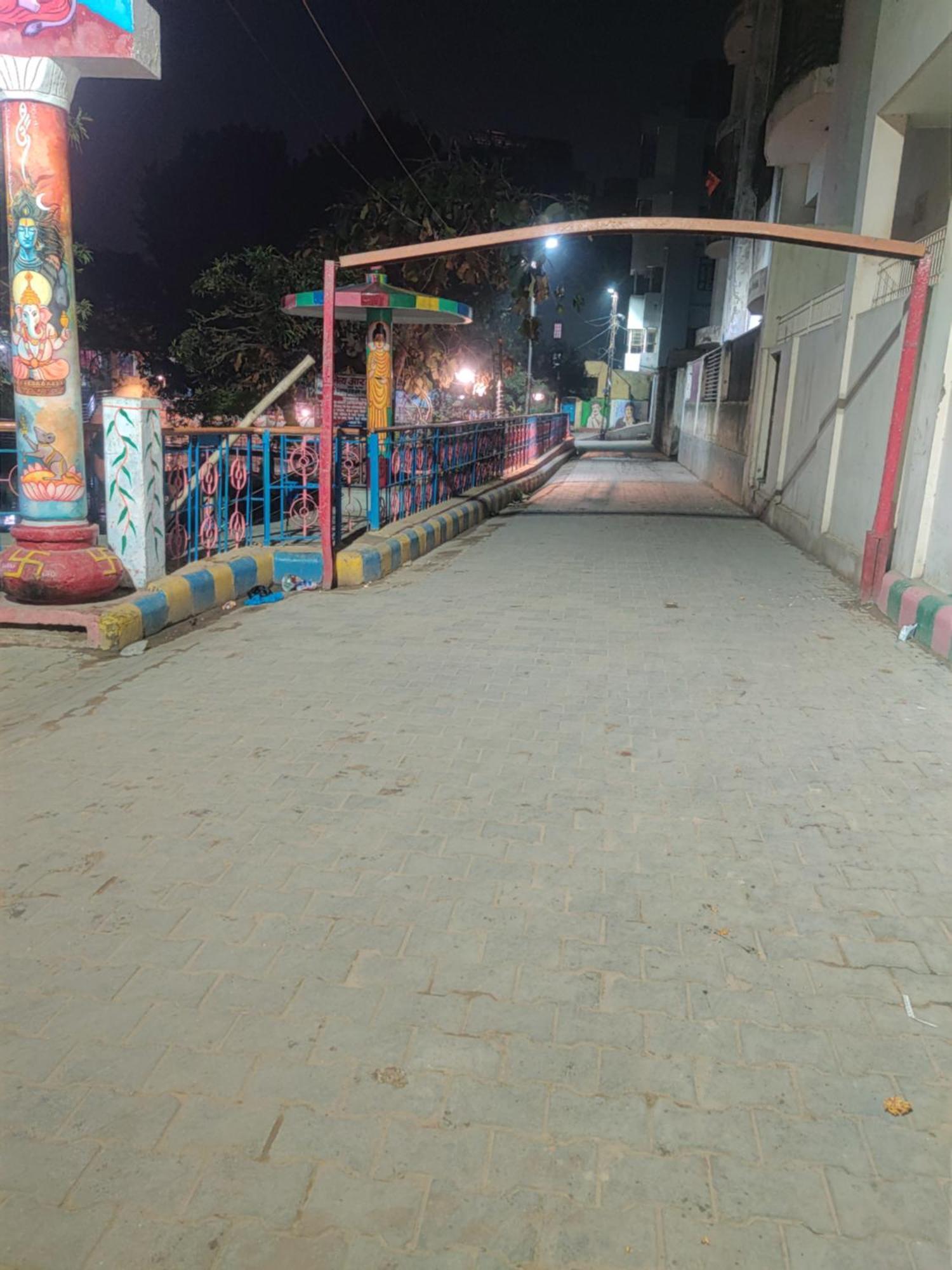 Madhuri Guest House Varanasi Exterior foto