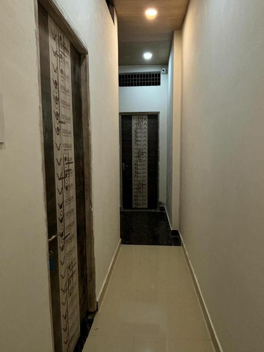 Madhuri Guest House Varanasi Exterior foto